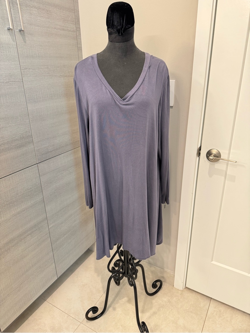 COMFY V-Neck Long Sleeve Tunic grey size
1 X